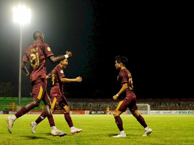 PSM Makassar menjamu Persis Solo dalam laga lanjutan Liga 1, di Stadion Gelora BJ Habibie, Parepare, Senin (28/8/2023).  PSM Makassar menang tipis 1-0 atas tim tamu Persis Solo. Gol dicetak Kenzo Nambu pada menit 25&rsquo;. FOTO : IDHAM AMA