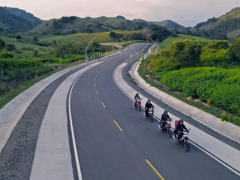 Tim Ekspedisi Indonesia Baru tiba di Tol Kayangan, Jawa Tengah, Senin, 28 Agustus 2023. @Jejakfakta/dok. Ekspedisi Indonesia Baru
