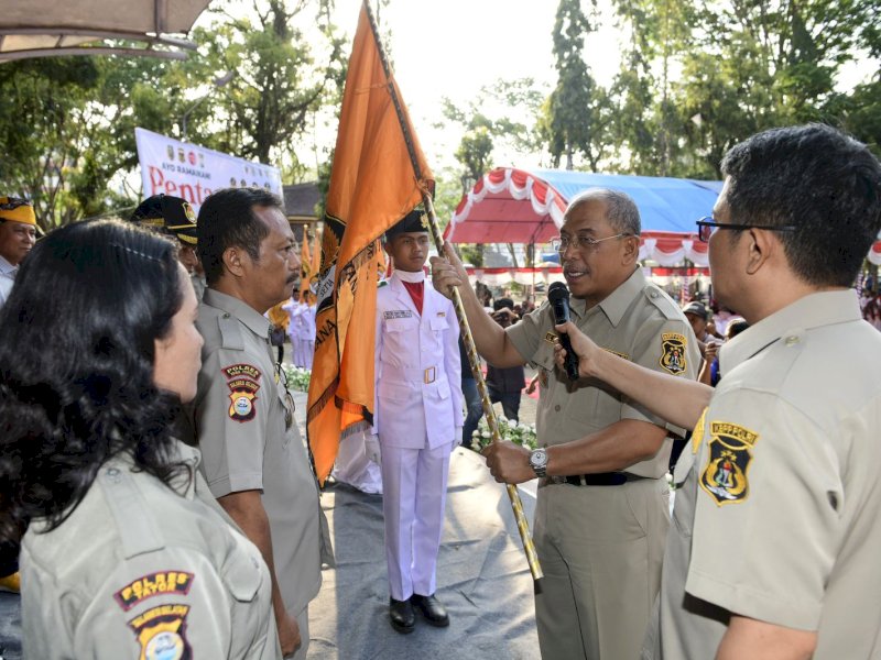 IAS mengukuhkan pengurus Resort KBPP Polri Tana Toraja, di Lapangan Pasar Seni Makale, Tator, Kamis (31/8/2023). 