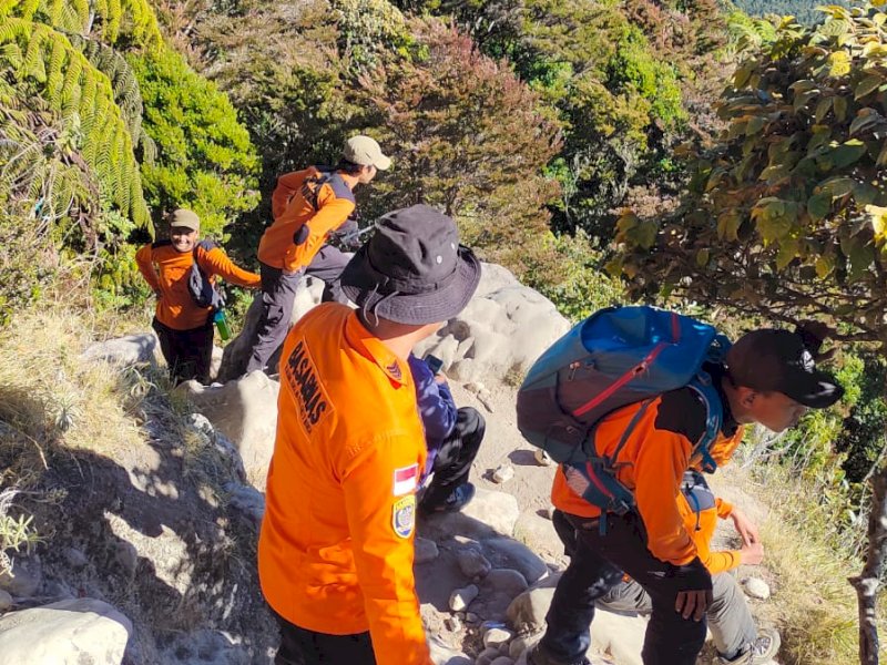 Tim Sar gabungan masih mencari satu orang pendaki yang hilang di Gunung Bawakaraeng pada hari Jumat (1/9/2023). @Jejakfakta/dok. Basarnas