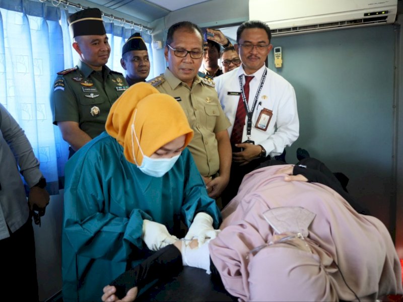 Danny Pomanto pun mengucapkan terima kasih kepada seluruh pihak yang ikut bekerja sama mewujudkan Makassar menuju zero stunting. Khususnya kepada para penyuluh KB. @Jejakfakta/dok. Humas Pemkot Makassar