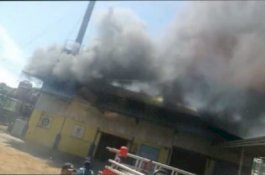 Gudang Pengelolaan Limbah Pemprov Sulsel Terbakar 