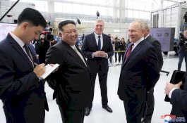 Di Balik Foto Mesra Kim Jong Un dan Putin di Timur Jauh Rusia