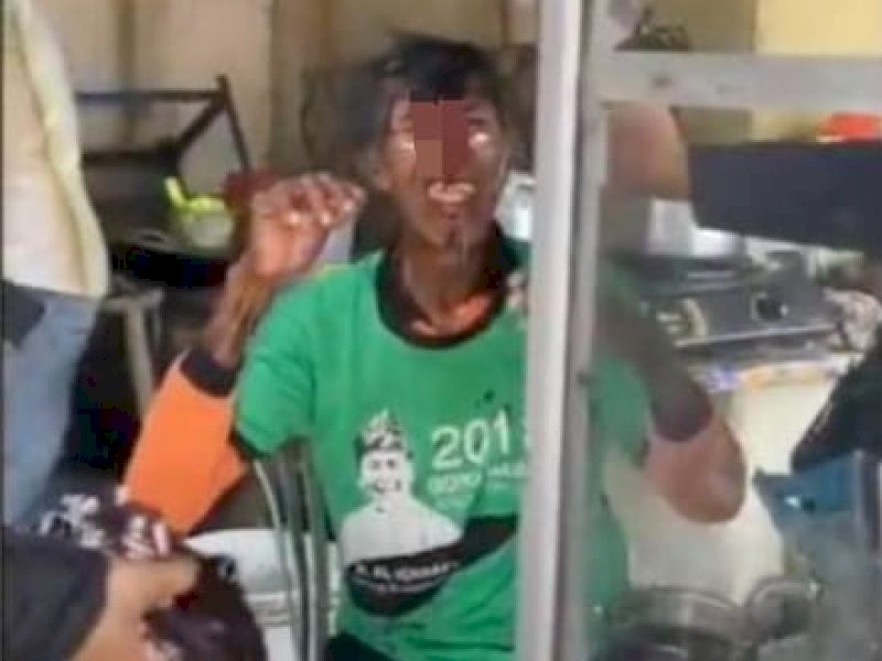 Peristiwa 7 September 2023 juga menimbulkan korban dari kelompok Lanjut Usia (Lansia). Salah satunya yakni Ridwan, Lansia berumur 60 tahun. Sebelumnya, video Ridwan viral di media sosial karena berlumuran darah. Selanjutnya, situasinya tak kunjung membaik dan kembali dilarikan ke rumah sakit. Berdasarkan data yang tim investigasi Solidaritas Nasional untuk Rempang kumpulkan, setidaknya terdapat 20 Orang luka berat dan ringan yang terdiri dari berbagai kelompok.(Foto: Warga dan Solidaritas Nasion