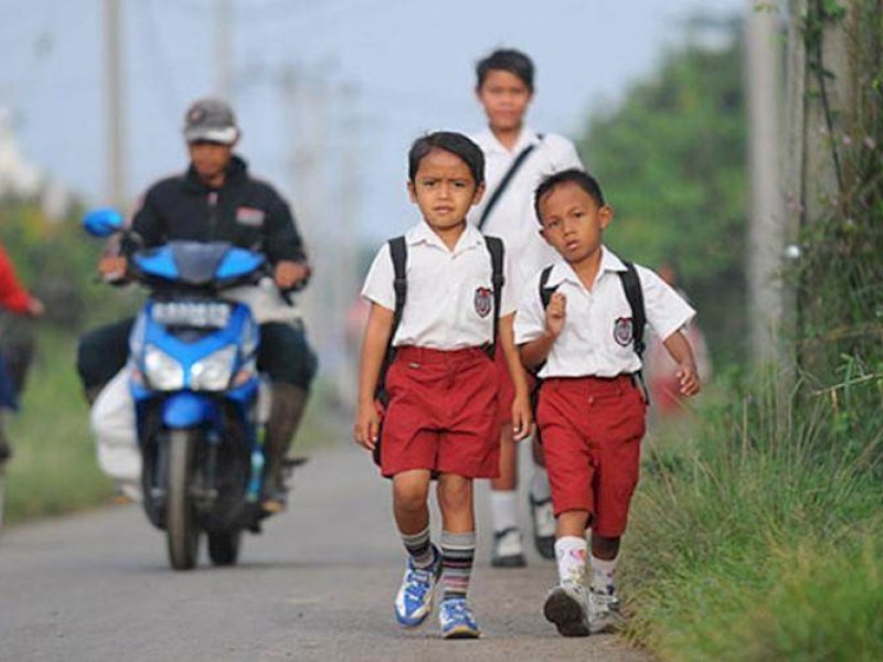 Pemerintah kembali mengumumkan perubahan jadwal libur Lebaran 2025 untuk siswa sekolah. Libur yang semula dijadwalkan mulai 26 Maret, kini dimajukan menjadi 21 Maret 2025. @Jejakfakta/Foto: Istimewa