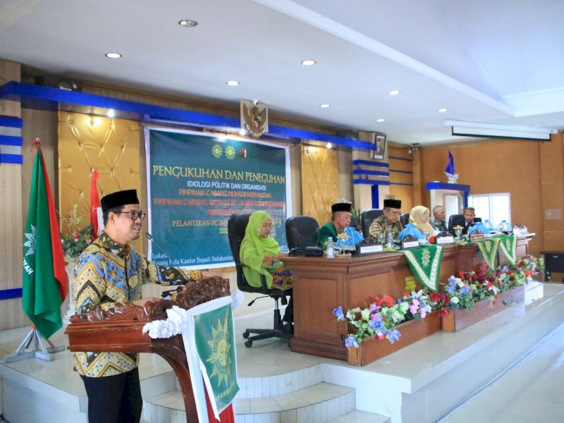 Wabup Edy Manaf, saat Pengukuhan dan Peneguhan Idiologi Politik dan Organisasi PCM dan PCA yang berlangsung di Ruang Pola Kantor Bupati Bulukumba, Minggu (24/9/2023).&nbsp;@Jejakfakta/dok. Pemkab Bulukumba