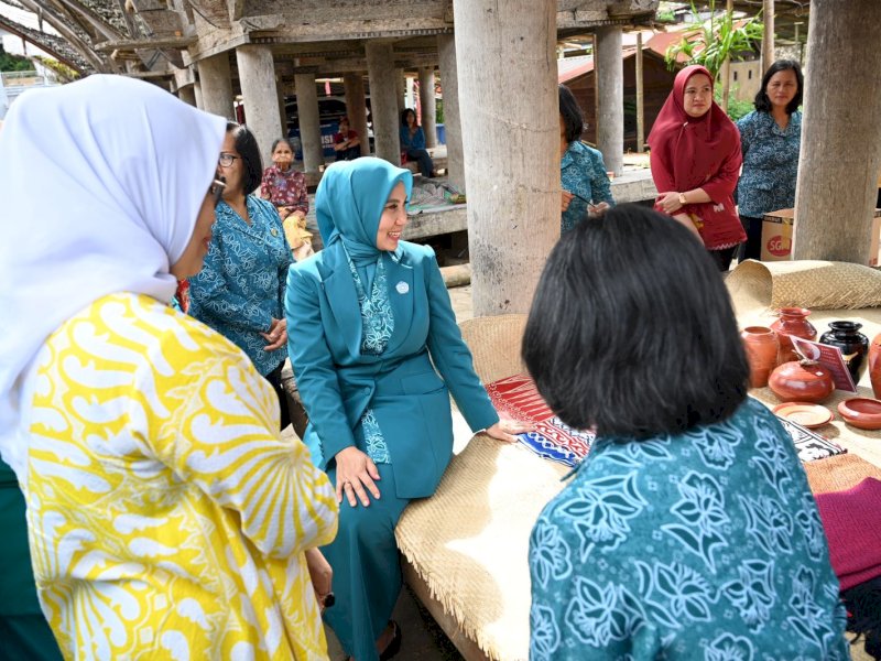 Silaturahmi dan Monitoring Program Pj Ketua TP PKK Sekaligus Ketua Dekranasda Provinsi Sulsel, di Kabupaten Toraja Utara, yang dilaksanakan di Obyek Wisata Ke'te Kesu, Rabu (27/9/2023). @Jejakfakta/dok. Humas Pemprov Sulsel