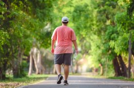 10 Bonus Kesehatan Bagi Orang yang Rajin Jalan Kaki, Termasuk Cegah Kanker Usus