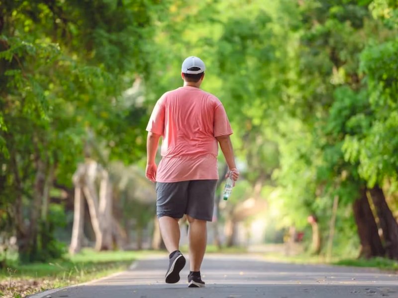 Olahraga jalan kaki. (BEL KA PANG/ Shutterstock).
