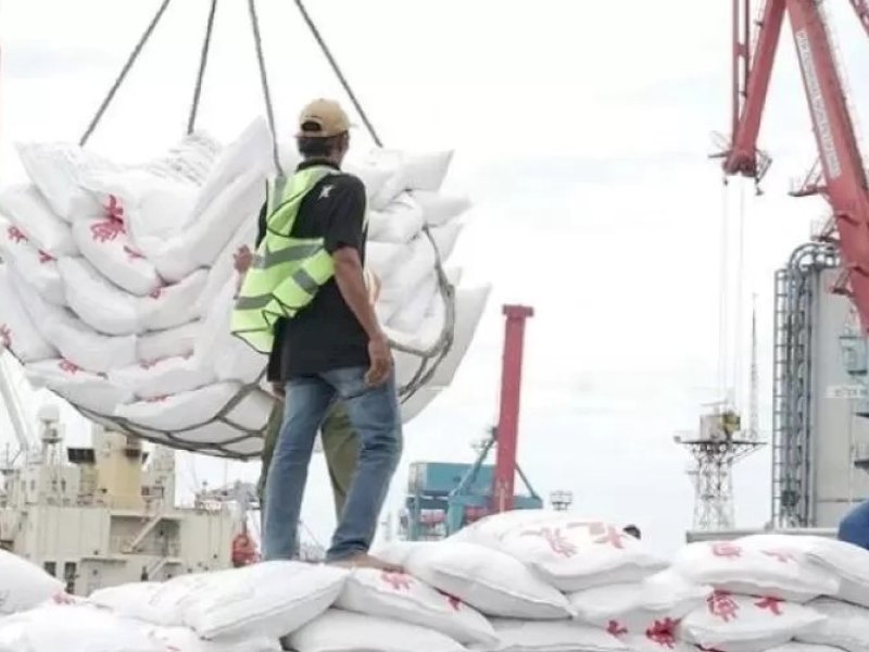 Gula Impor Merapat di Tanjung Priok, Bagian Dari Total 107.900 Ton yang Akan Diimpor 2023 (Foto: Instagram Holding Pangan ID FOOD)