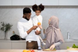 Pandangan Islam Tentang Ayah yang Jarang Temani Anak dan Istrinya