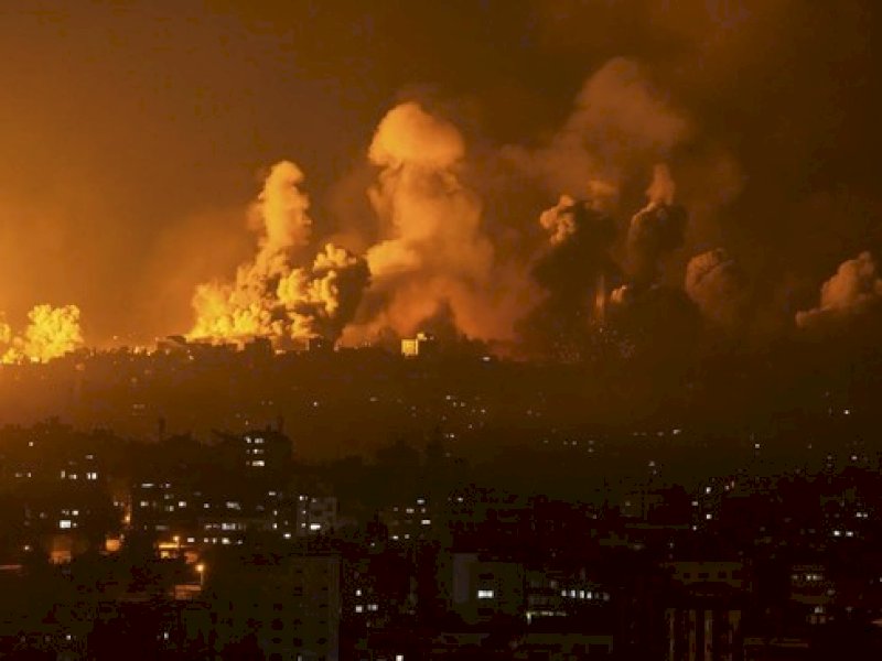 Israel bombardir Gaza sejak Sabtu (7/10/2023) hingga pekan ini. Data sementara, total 900 rakyat Palestina meninggal dunia akibat serangan penjajah Israel kali ini dan lebih 4.000 korban luka.