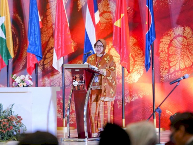 Menteri Sosial RI Tri Rismaharini sebagai penyelenggara Forum Tingkat Tinggi ASEAN mengenai Pembangunan Inklusif Disabilitas dan Kemitraan pasca 2025, mengapresiasi antusiasme negara-negara yang hadir untuk mewujudkan disabilitas inklusif. @Jejakfakta/dok. Humas Kemensos