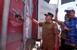 Pj Gubernur Bahtiar Lepas Ekspor Rp1,64 Triliun Produk Unggulan ke 29 Negara