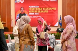 Dorong Lahirnya Wirausaha Profesional, Dekranasda Sulsel Gelar Pelatihan Anyaman dan Ecoprint