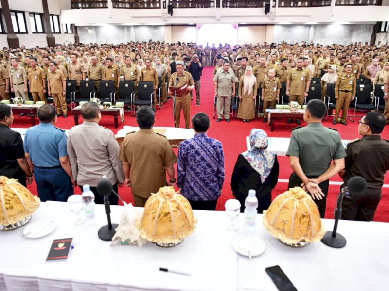 Ikrar Bersama dan Penandatanganan Pakta Integritas Netralitas ASN bagi Pejabat Pimpinan Tinggi Pratama (Eselon II) di Lingkungan Pemerintah Provinsi Sulawesi Selatan. @Jejakfakta/dok. Humas Pemprov Sulsel