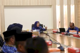 Seragam, Pemkot Makassar Akan Distribusikan 100 Gerobak ke PKL Pisang Epe