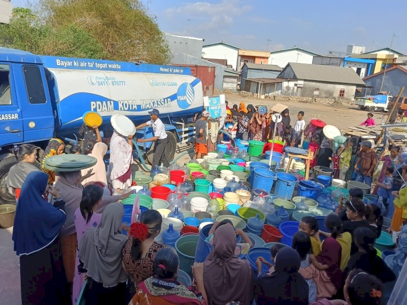 Bantuan air bersih PDAM Makassar, Oktober 2023.