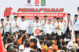 Lepas Keberangkatan Amin ke KPU, Ketua Majelis Syura PKS: Doakan Menang dan Amanah