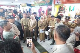 Sosialisasi ke Pedagang Pasar Butung, Daniati: KSU Bina Duta Tidak Mempunyai Dasar Hukum dan Legal Standing