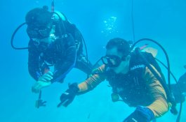 22 Personel Basarnas Makassar Latihan Under Water Rescue di Pulau Samalona