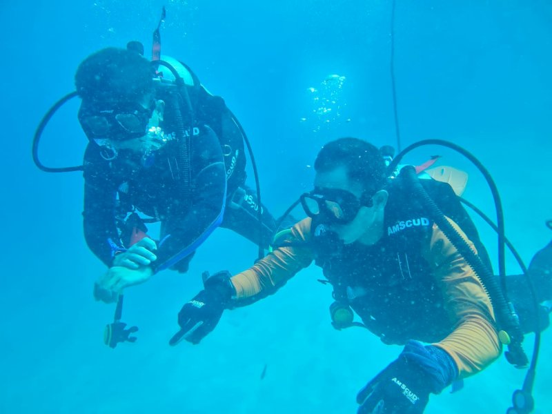 Sebanyak 22 personel Kantor Basarnas Makassar melakukan latihan under water rescue di Pulau Samalona, Senin-Rabu, 23-25 Oktober 2023. @Jejakfakta/dok. Basarnas