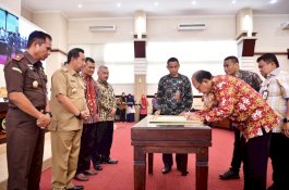 Pj Gubernur Bahtiar: Dana Desa Cegah Migrasi ke Kota