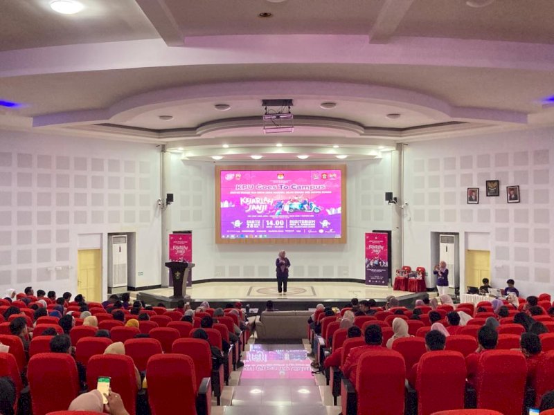 KPU Kota Makassar melaksanakan KPU goes to Campus bekerjasama dengan Badan Eksekutif Mahasiswa (BEM) Fakultas Kedokteran dan Himapol Unhas di Auditorium Prof. Dr. A. Amiruddin pada hari Sabtu (28/10/2023). @Jejakfakta/dok. KPU Makassar
