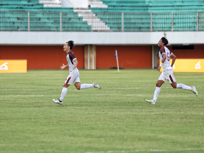 Kenzo Nambu menyelamatkan PSM dari kekalahan dengan mencetak gol indah di menit-menit terakhir pada pekan ke-17 Liga 1 2023/2024 di Stadion Maguwoharjo, Sleman, Senin (30/10) sore. @Jejakfakta/dok. PSM Makassar