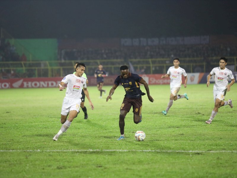 PSM Makassar harus mengakui keunggulan Persija Jakarta di pekan ke-18 BRI Liga 1 2023/2024. Saat menjamu Persija Jakarta di Stadion BJ Habibie Parepare, Jumat (3/11/2023) Juku Eja tumbang dengan skor 3-2. @Jejakfakta/dok. PSM Makassar