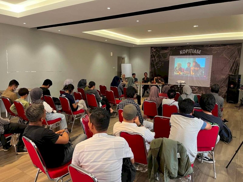 Launching website tracker dan diskusi publik bertema &ldquo;Mendorong Partisipasi Masyarakat dalam Proses Revisi Kedua UU ITE&rdquo; di Makassar, Jumat (10/11/2023). @Jejakfakta/dok. Istimewa