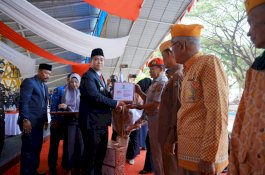 Pemkab Pangkep Salurkan Tali Asih untuk Veteran di Peringatan Hari Pahlawan
