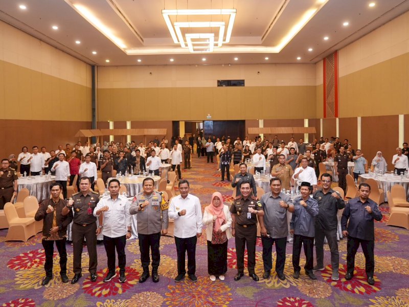 Rapat Koordinasi Gakkumdu Pemprov Sulsel, Kapolda Sulsel, Kejati Sulsel, dan Bawaslu Sulsel, di Hotel Claro Makassar, Senin (13/11/2023). @Jejakfakta/dok. Humas Pemprov Sulsel
