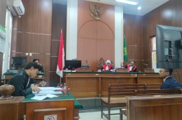 Terdakwa Pemilik Rokok Ilegal 176 Ribu Batang Divonis 1 Tahun 4 Bulan Penjara 
