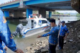 HKN Ke-59, Bupati MYL Serahkan 5 Ambulans Laut