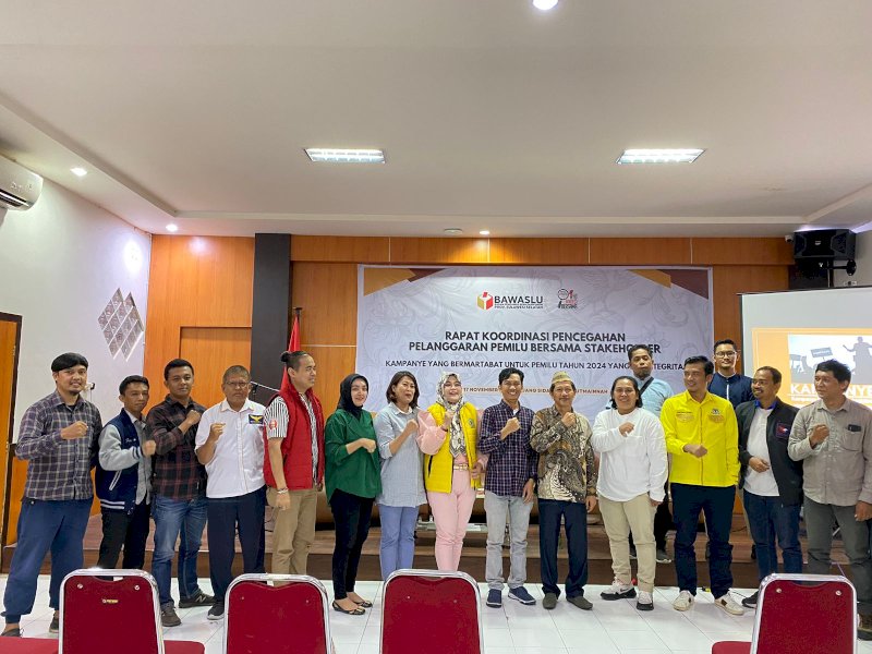 Rakor pencegahan pelanggaran pemilu untuk meminimalisasi pelanggaran pada kampanye minim peserta di ruang sidang Bawaslu Sulsel, Jumat (17/11/2023). @Jejakfakta/Atri