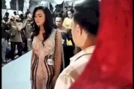 Klaim Langgar Norma Agama, Polisi Bubarkan Paksa Kontes Waria di Makassar&nbsp;