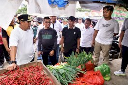 Kendalikan Inflasi, Disperindag Sulsel - Pemkab Bone Gelar Pasar Murah