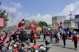 Buruh di Makassar Tuntut UMP 2024 Sebesar Rp4,5 Juta&nbsp;