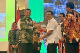 Kinerja Tata Kelola Keamanan Pangan Dianggap Baik, Bapanas Serahkan Mobil Laboratorium Keliling untuk Pemprov Sulsel