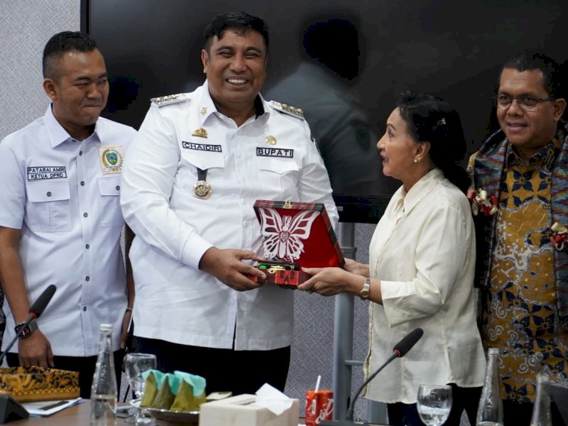Bupati Maros H.A.S. Chaidir Syam menerima Kunjungan Kerja (Kuker) Spesifik Komisi IX DPR RI di Ruang Rapat Bupati, Rabu (22/11/2023). @Jejakfakta/dok. DisKominfo-SP Pemkab Maros