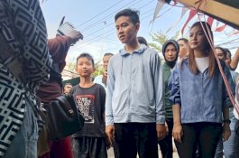 Blusukan ke Pasar Terong Makassar, Gibran: Perlu Mitigasi Harga Beras