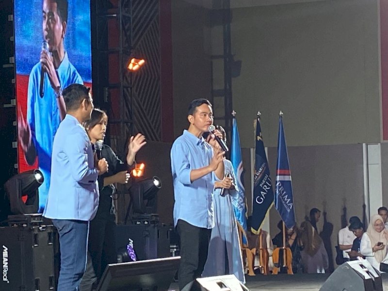 Calon Wakil Presiden (Cawapres), Gibran Rakabuming Raka saat bertemu partai koalisi KIM di Makassar, Jumat (24/11/2023) malam. @Jejakfakta/atri