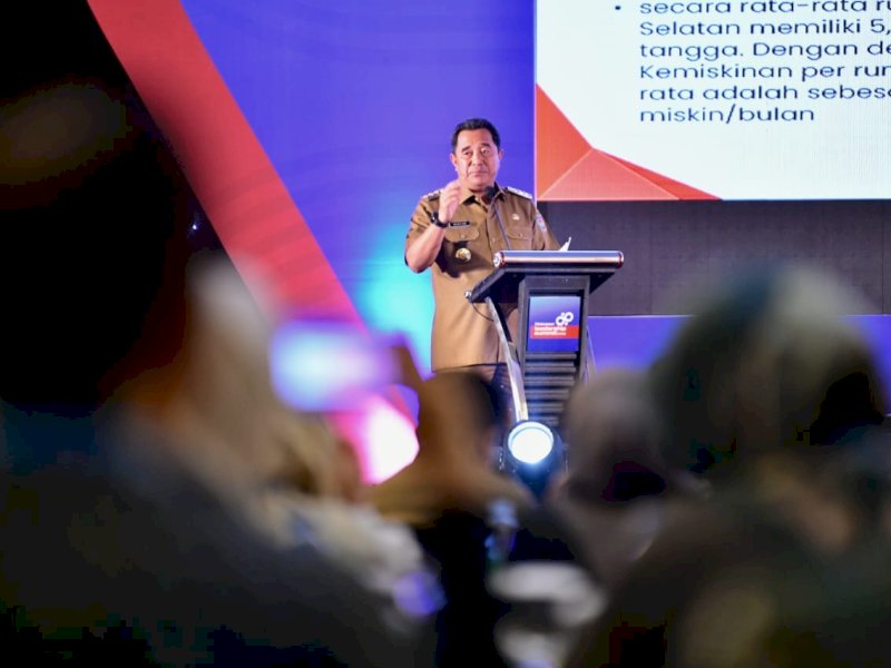 Penjabat (Pj) Gubernur Sulsel, Bahtiar Baharuddin, menghadiri Makassar Leadership Summit 2023, yang dilaksanakan di Hotel Claro Makassar, Senin (27/11/2023). @Jejakfakta/dok. Humas Pemprov Sulsel 