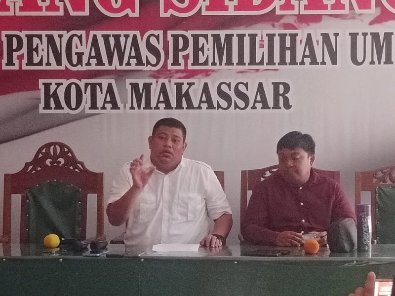 Ilustrasi. Bawaslu Kota Makassar serahkan laporan dugaan pelanggaran netralitas Aparatur Sipil Negara (ASN) ke Komisi Aparatur Sipil Negara (KSAN). @Jejakfakta/Samsir