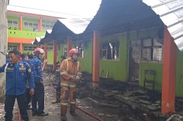 Kebakaran di MAN 1 Makassar, 1 Laboratorium dan 3 Ruang Kelas Ludes Terbakar