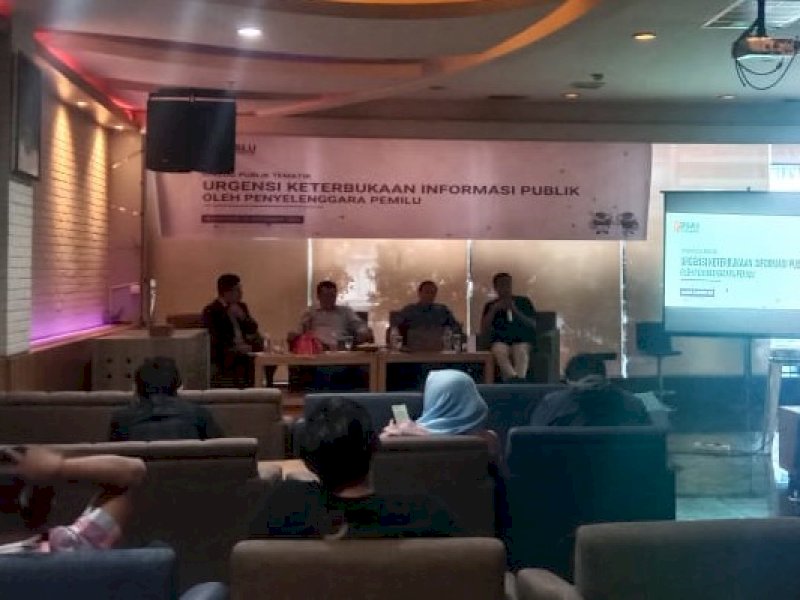 Dialog tematik 'Urgensi Keterbukaan Informasi Publik oleh Penyelenggara Pemilu' yang digelar oleh Badan Pengawas Pemilu (Bawaslu) Sulawesi Selatan (Sulsel), di Hotel d&rsquo;Maleo, Jalan Pelita Raya, Rabu (29/11/2023). @Jejakfakta/Samsir