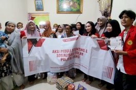 Misi Ganda Mahasiswa Unhas: Menyelamatkan Anak-anak dan Demokrasi di Maros