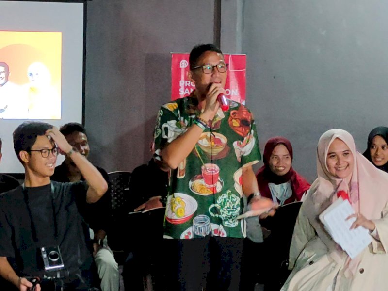 Ketua Bappilu PPP Sandiaga Uno dalam kegiatan Coffee Break, Diskusi Santai, dan Inspiratif, yang digelar di Naf Space, Makassar, Sulawesi Selatan, Jumat (1/12/2023) malam. @Jejakfakta/Atri
