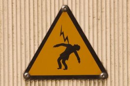 Nyalakan Lampu Saat Basah Kuyup, Bocah di Makassar Tewas Tersengat Listrik